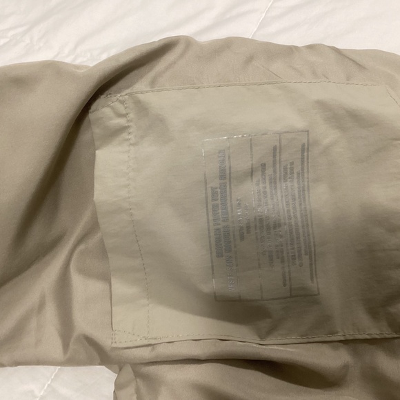 Gap Puffer Vest - Picture 6 of 6